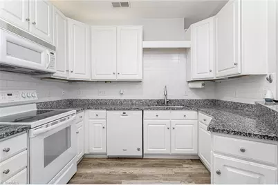 3001 Greystone Point #J, Greensboro, NC 27410 - Photo 11