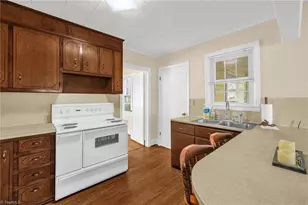 916 Forest St, Reidsville, NC 27320 - Photo 13