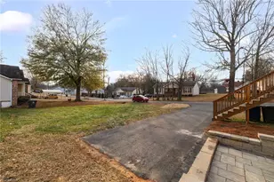 800 Essex Rd, Winston-Salem, NC 27105 - Photo 31