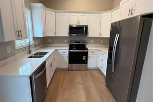 1015 Fairfield Dr, Yadkinville, NC 27055 - Photo 5