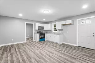 424 Rocky Knoll Rd, Greensboro, NC 27406 - Photo 3