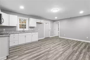 424 Rocky Knoll Rd, Greensboro, NC 27406 - Photo 9