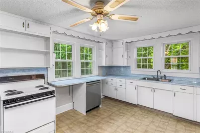 335 N Bridge Street, Jonesville, NC 28642 - Photo 15