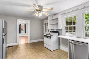 335 N Bridge St, Jonesville, NC 28642 - Photo 17