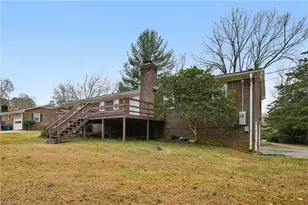 4407 Bromley Dr, Greensboro, NC 27406 - Photo 37