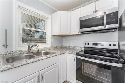 1101 Hickory Avenue, Greensboro, NC 27405 - Photo 7