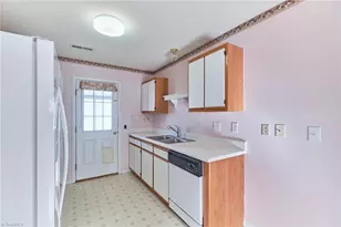 2625 Stratford Lake Rd, Winston-Salem, NC 27103 - Photo 11