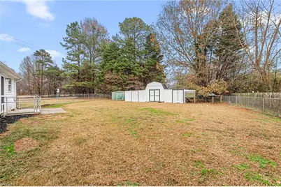 111 W Butler Avenue, Liberty, NC 27298 - Photo 23