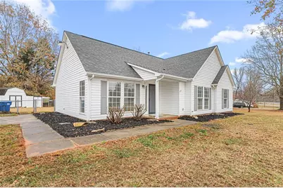 111 W Butler Avenue, Liberty, NC 27298 - Photo 3