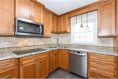 2705 Tillbrook Place, Greensboro, NC 27408 - Photo 9