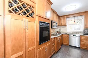 2705 Tillbrook Pl, Greensboro, NC 27408 - Photo 11