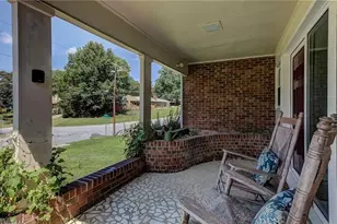 1508 Wendover Dr, High Point, NC 27262 - Photo 9