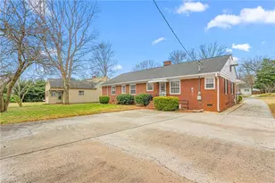 514 Country Club Dr, Burlington, NC 27215 - Photo 9