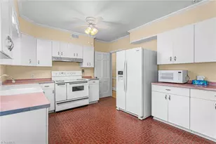 514 Country Club Dr, Burlington, NC 27215 - Photo 23