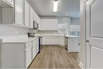 628 Woodlake Park Drive, Kernersville, NC 27284 - Photo 15