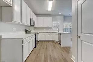 628 Woodlake Park Dr, Kernersville, NC 27284 - Photo 15