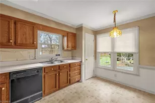 905 Park Pl Dr, Kernersville, NC 27284 - Photo 5