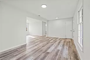 4811 Chaucer Dr, Greensboro, NC 27407 - Photo 9