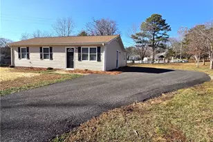 113 Ravenwood Ct, King, NC 27021 - Photo 3