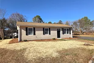 113 Ravenwood Ct, King, NC 27021 - Photo 1