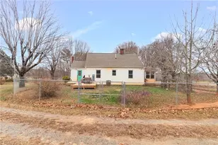 2552 Old US Hwy 52 S, Pilot Mountain, NC 27041 - Photo 33