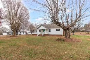 2552 Old US Hwy 52 S, Pilot Mountain, NC 27041 - Photo 3