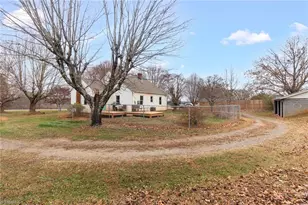 2552 Old US Hwy 52 S, Pilot Mountain, NC 27041 - Photo 31