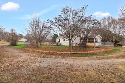 2552 Old US Highway 52 S, Pilot Mountain, NC 27041 - Photo 35