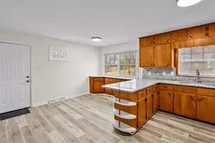 2107 Carpenter St, Greensboro, NC 27403 - Photo 9