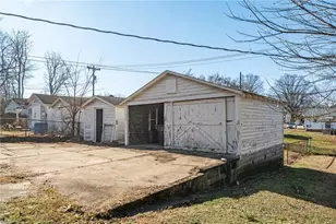 1307 Fairview St, Greensboro, NC 27405 - Photo 23