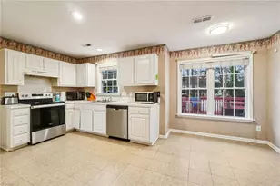 4004 Auburn Hills Dr, Greensboro, NC 27407 - Photo 7