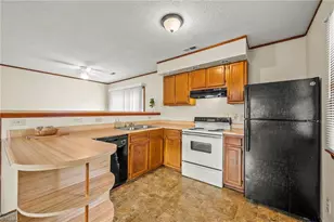 1006 Ardmore Dr, Greensboro, NC 27401 - Photo 5