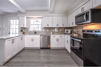 2201 Hathaway Drive, Greensboro, NC 27408 - Photo 9