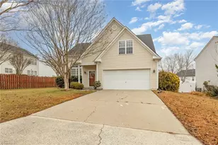 3929 Lake Meadow Dr, Jamestown, NC 27282 - Photo 3