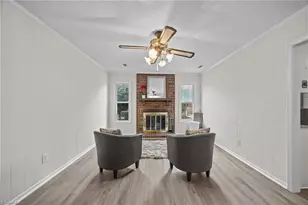 301 Cornelia Dr, Graham, NC 27253 - Photo 11