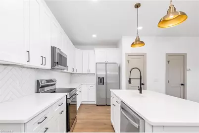 2117 24th Street Lane SE, Hickory, NC 28602 - Photo 17