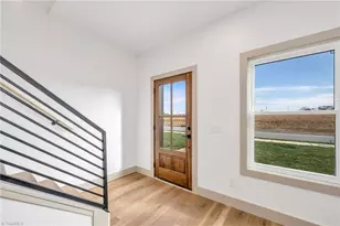 2115 24th St Ln SE, Hickory, NC 28602 - Photo 5