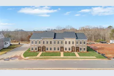 2115 24th Street Lane SE, Hickory, NC 28602 - Photo 1