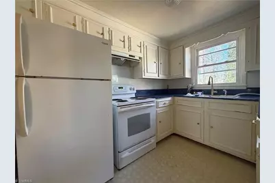 324 Thomas Street, North Wilkesboro, NC 28659 - Photo 7