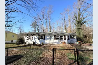 324 Thomas Street, North Wilkesboro, NC 28659 - Photo 3