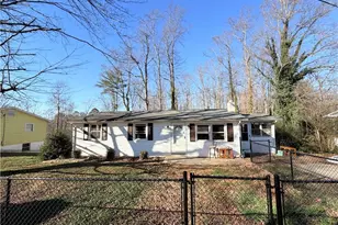 324 Thomas St, North Wilkesboro, NC 28659 - Photo 3