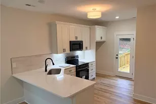 16 W Colonial Dr, Thomasville, NC 27360 - Photo 7