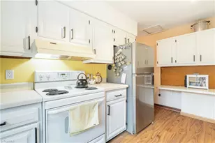 8011 Deverow Ct, Lewisville, NC 27023 - Photo 9