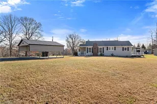 318 Collins Rd, Elkin, NC 28621 - Photo 5