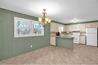 2521 N Berry Street, Germanton, NC 27019 - Photo 9