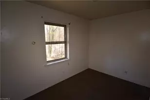 655 Amanda Pl, Winston-Salem, NC 27101 - Photo 9