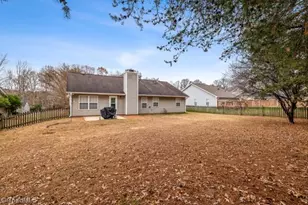 6892 Ironwood Cir, Greensboro, NC 27410 - Photo 31