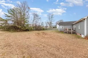 2296 Zornbrook Dr, Greensboro, NC 27406 - Photo 15