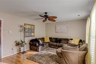 2945 Poinsetta Dr, Winston-Salem, NC 27107 - Photo 5