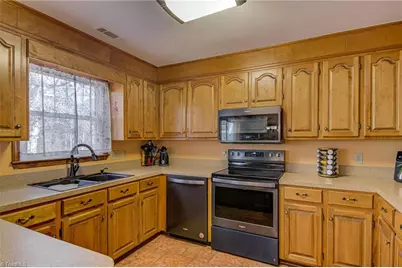 2945 Poinsetta Drive, Winston-Salem, NC 27107 - Photo 11